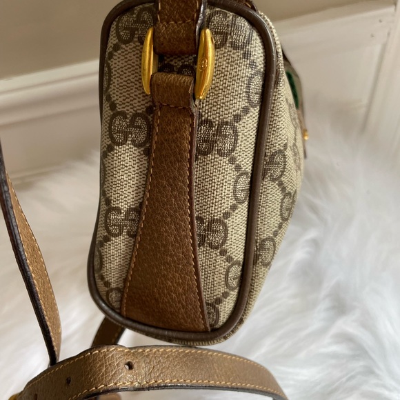 💕Vintage Gucci Crossbody - Picture 4 of 11
